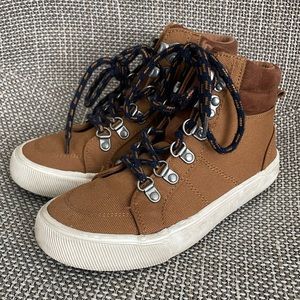 boys old navy boot sneakers